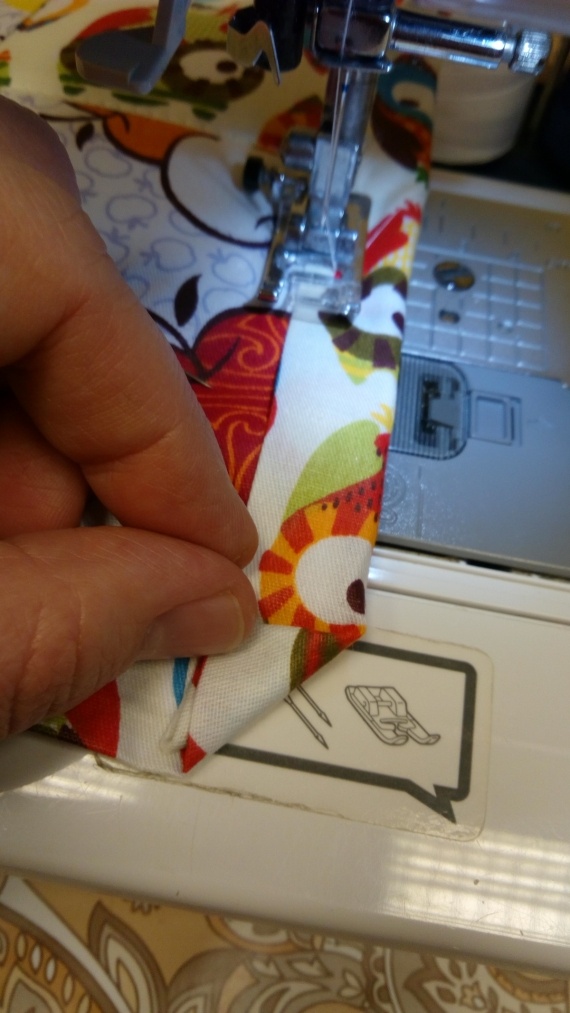 Швейный уголок: Пошив простой прихватки пэчворк