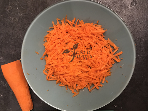 как приготовить скумбрию в духовке фото натертой моркови