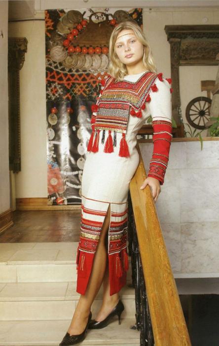 кукла в мордовском национальном костюме
