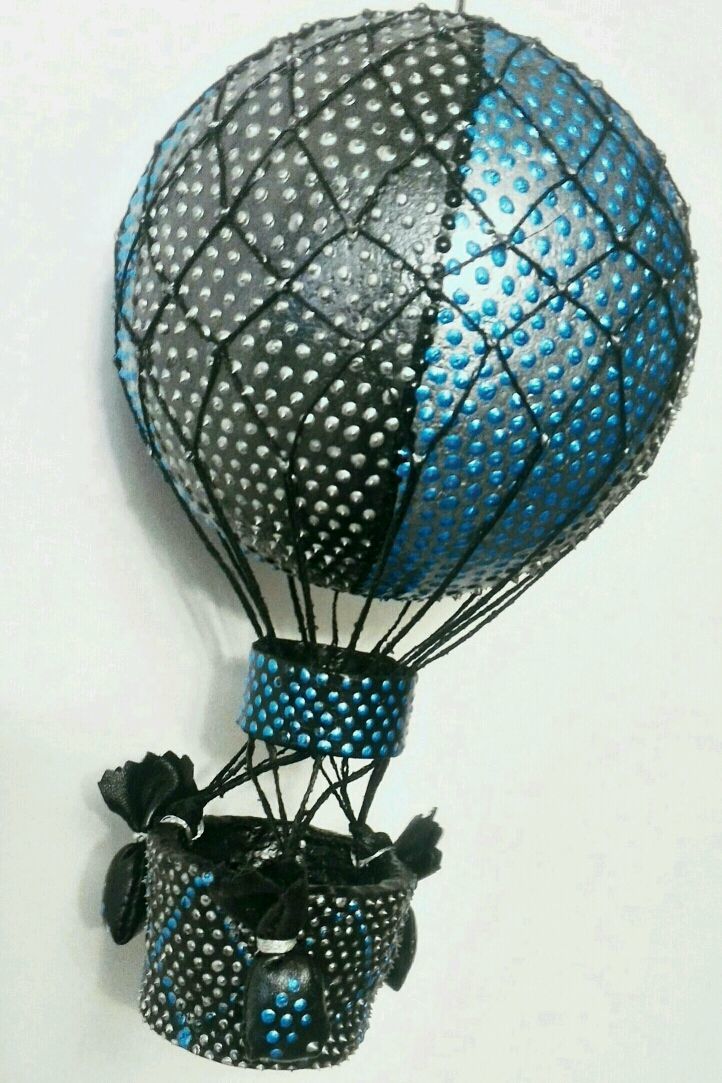 Воздушный шар с корзиной из папье-маше