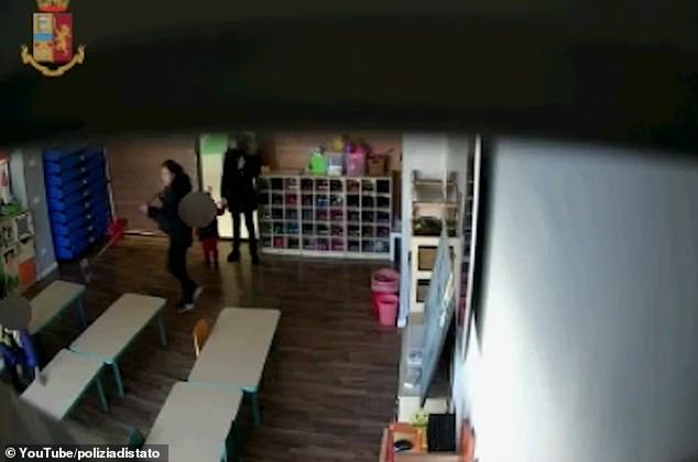 Another kindergarten worker chases and beats a child with a mop in the surveillance footage