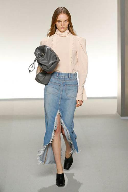 Джинсовая юбка с колготками 2020. Модные тенденции джинсовых юбок 2020-2021 на подиуме