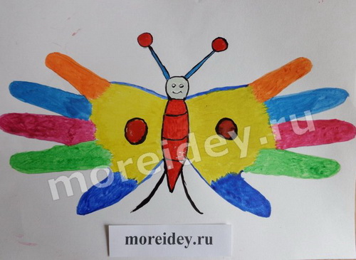 Детский рисунок ладошками бабочка