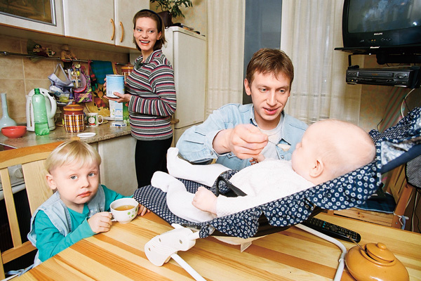 В браке с Любовью Ельцовой у актера родилось двое детей