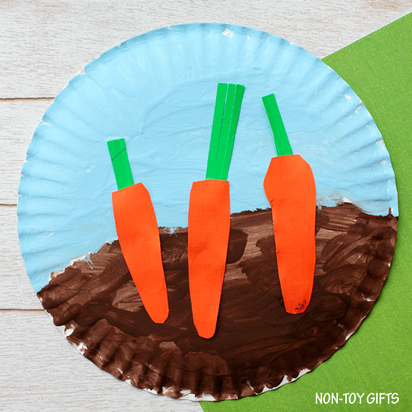 Easy paper plate carrot craft for toddlers, preschoolers and older kids to try this spring or Easter. Carrots in the garden. 