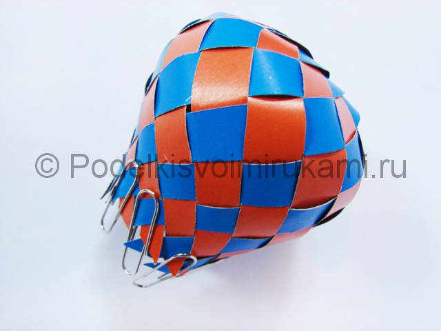 Как сделать воздушный шар из бумаги. Фото №17.