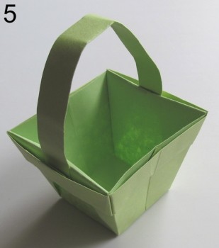 готовая корзинка оригами для цветов