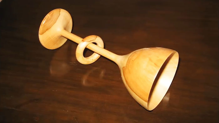 Головоломка Кубок из дерева с кольцом