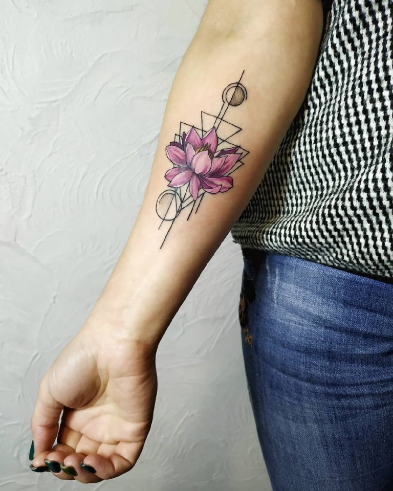 татуировки в стиле геометрия