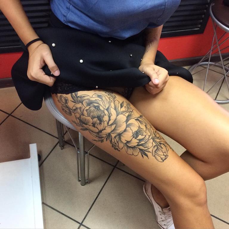 татуировки для девушек на ноге
