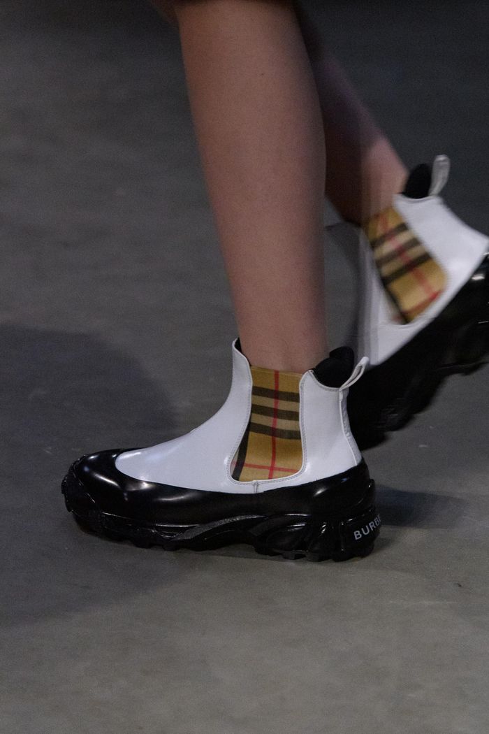 Модная обувь осень-зима 2019-2020 Burberry