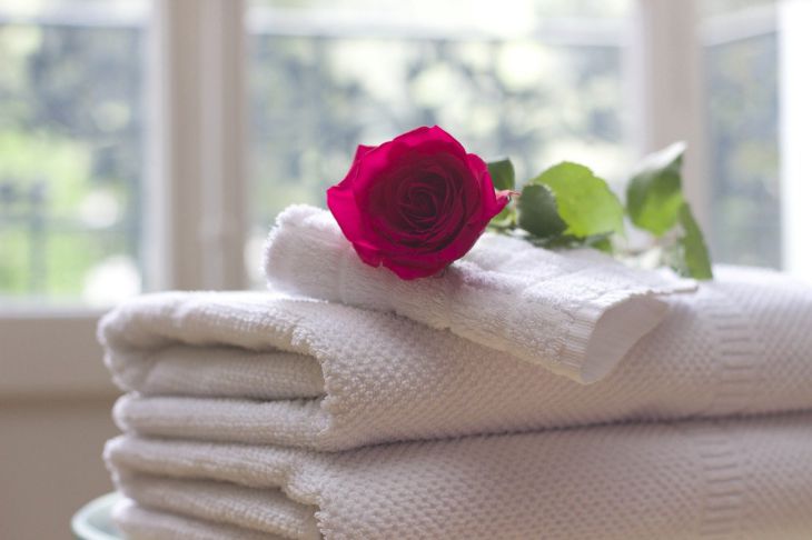 полотенце с розой