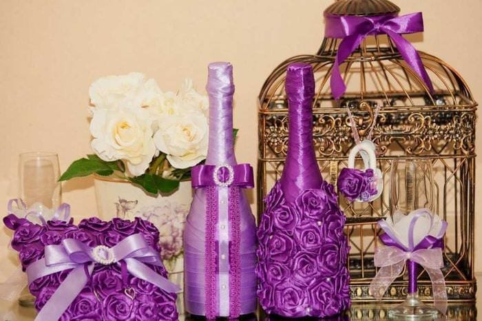 необычное оформление бутылок шампанского декоративными ленточками