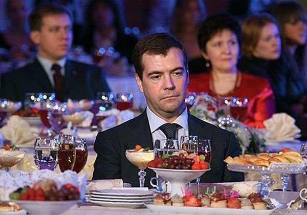 Смешной Медведев (20 фото)